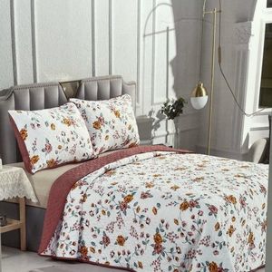 3 Piece Floral Quilt and Sham Set